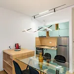 Tirent Apartment-modern Bedrooms Near Liqeni I Thate * ティラナ