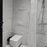 Tirent Apartment-modern Bedrooms Near Liqeni I Thate