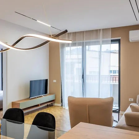 Tirent Apartment-modern Bedrooms Near Liqeni I Thate Appartamento Tirana