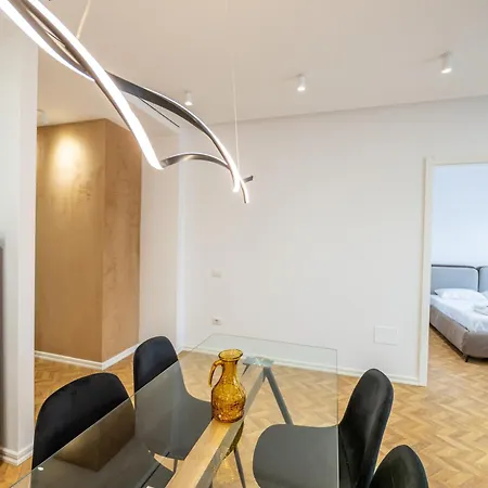 Tirent Apartment-modern Bedrooms Near Liqeni I Thate تيرانا
