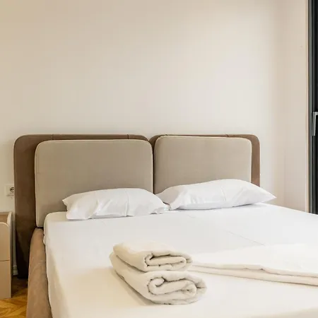 Appartamento Tirent Apartment-modern Bedrooms Near Liqeni I Thate Tirana