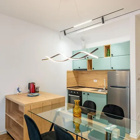 Tirent Apartment-modern Bedrooms Near Liqeni I Thate * 地拉那