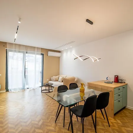 Tirent Apartment-modern Bedrooms Near Liqeni I Thate 地拉那
