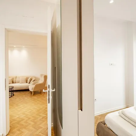 Tirent Apartment-modern Bedrooms Near Liqeni I Thate Lägenhet *