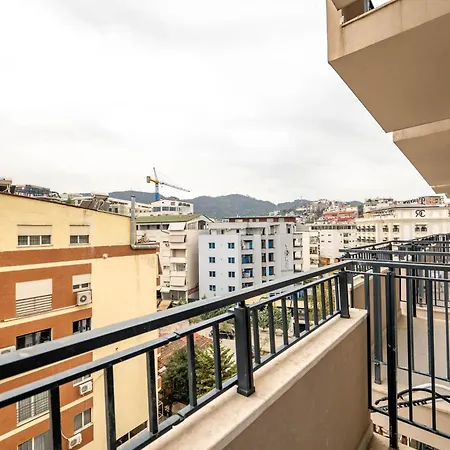 Tirent Apartment-modern Bedrooms Near Liqeni I Thate * 地拉那
