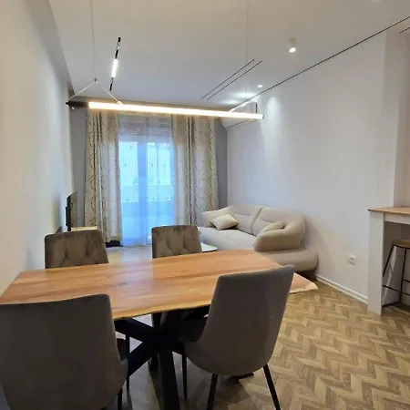 Tirent Apartment-modern Bedrooms Near Liqeni I Thate 公寓 地拉那
