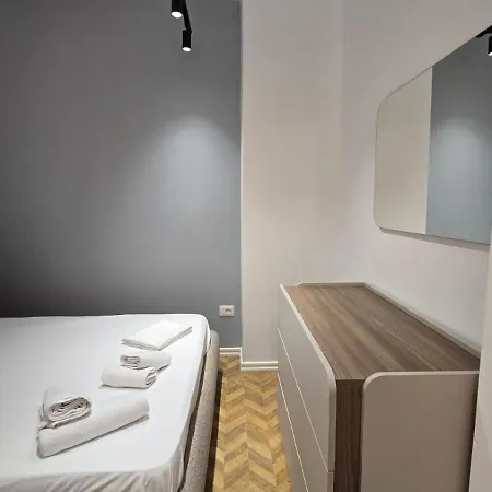 Tirent Apartment-modern Bedrooms Near Liqeni I Thate * 地拉那