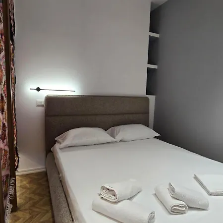 Tirent Apartment-modern Bedrooms Near Liqeni I Thate Lägenhet Tirana
