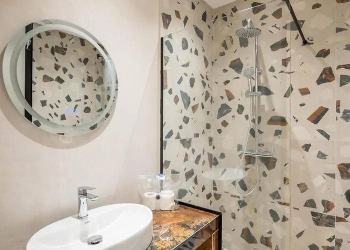 Apartment Tirent Apartment-modern Bedrooms Near Liqeni I Thate *